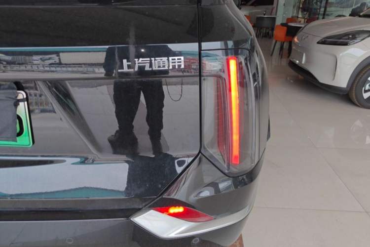 Used Cadillac OPTIQ 2024 Standard Range Version
