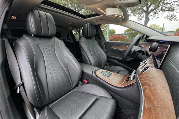 Used Mercedes-Benz E-Class 2019 E 260 L
