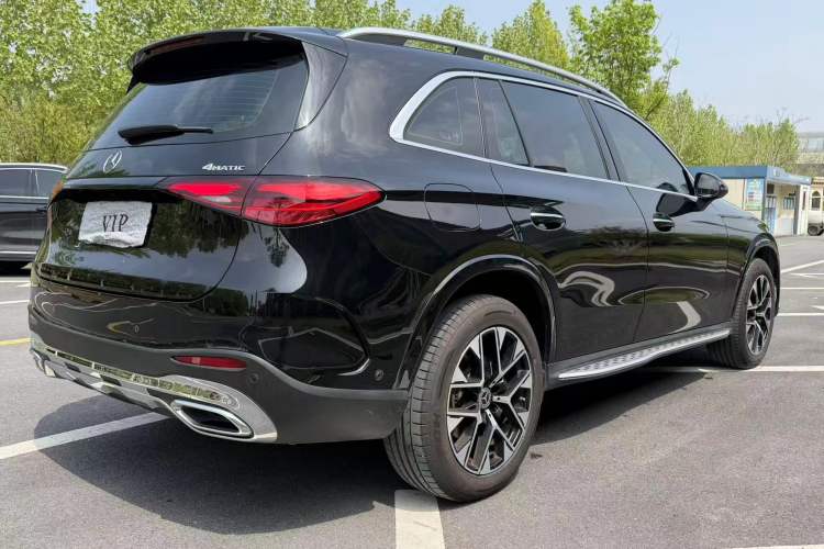 Used Mercedes-Benz GLC 2023 Facelift GLC 260 L 4MATIC Luxury Version 5 Seats Exterior 4