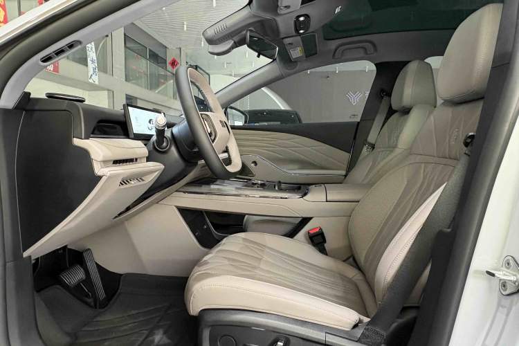 Used Geely Galaxy 8 2025 130km EM-i Deluxe Edition
