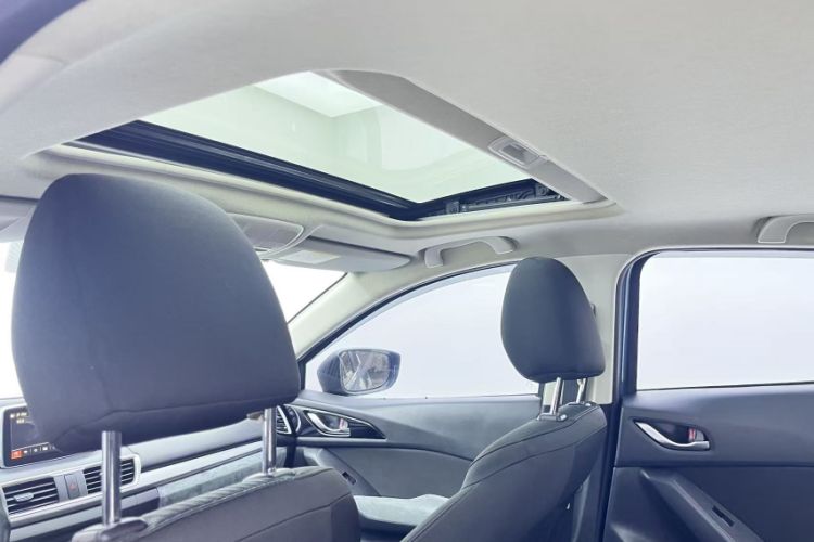 Used Mazda Mazda 3 Axela 2014 Sedan 1.5L Automatic Luxury Model