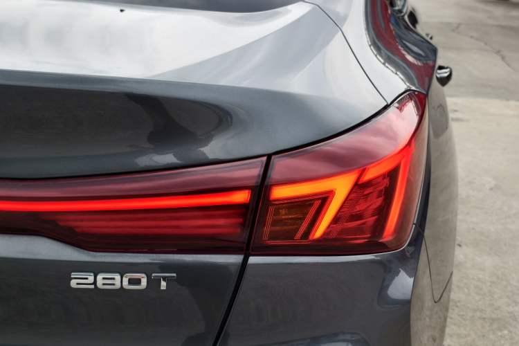 Used CHANGAN Eado 2022 PLUS Blue Whale NE 1.4T GDI DCT Prestige Edition Exterior 8