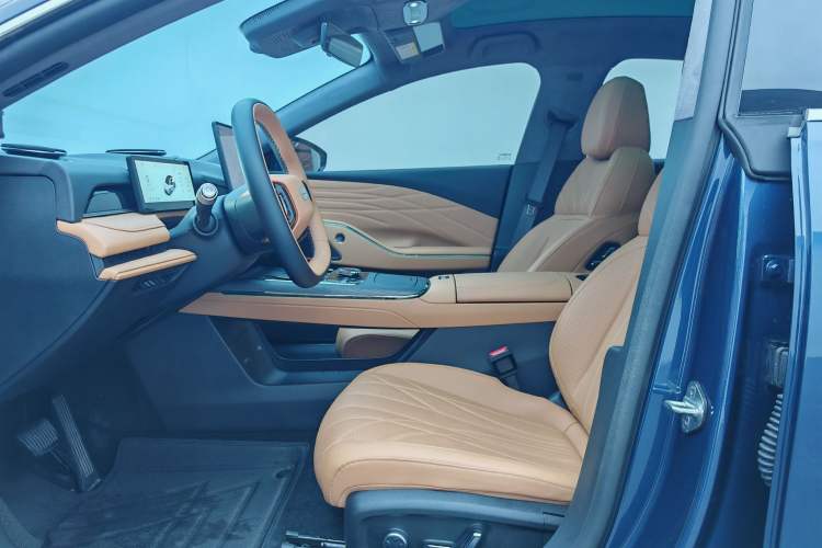 Used Geely Galaxy Galaxy 8 2025 130km EM-P Exploration Edition
