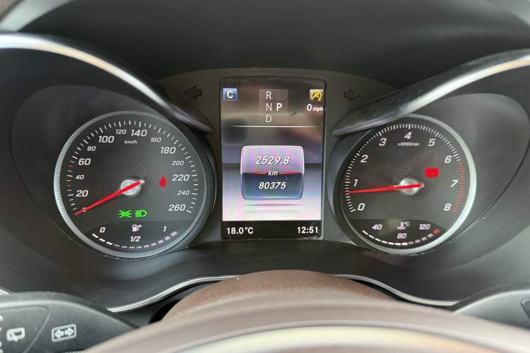 Used Mercedes-Benz GLC 2019 GLC 200 L 4MATIC Odometer Close Up