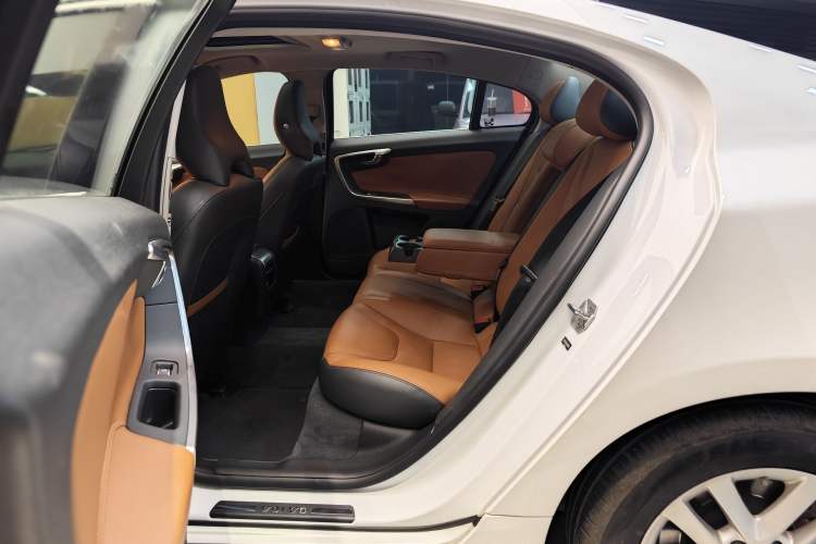 Used Volvo S60 2018 S60L T3 Smart Upgrade Edition
