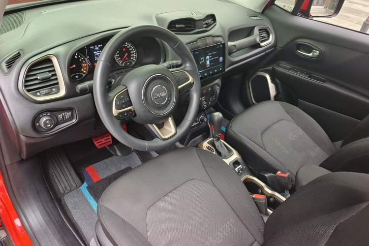 Used Jeep Renegade 2018 Connected Large Screen Version 180T Automatic High-Energy Edition
