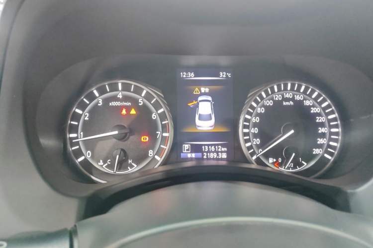 Used Infiniti Q50L 2018 2.0T Comfort Edition China V Standard Odometer Close Up