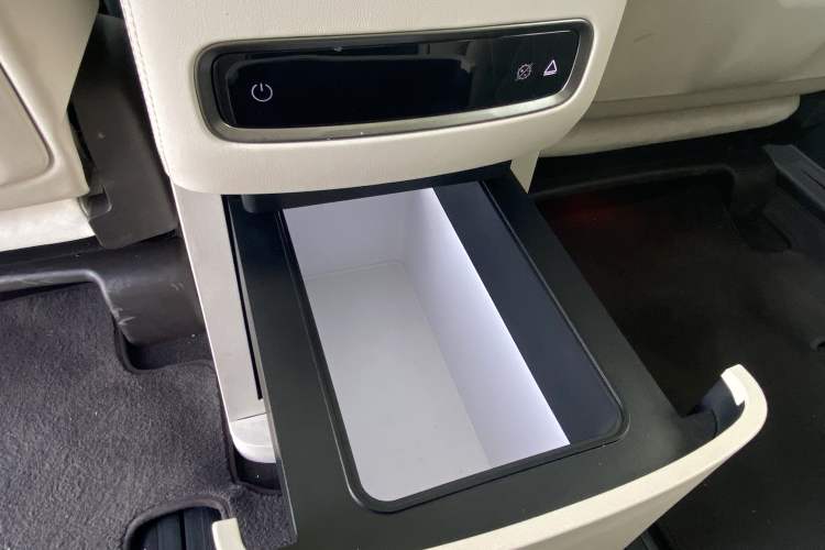 Used Denza D9 2024 DM-i 980 Four-Wheel Drive Flagship Model