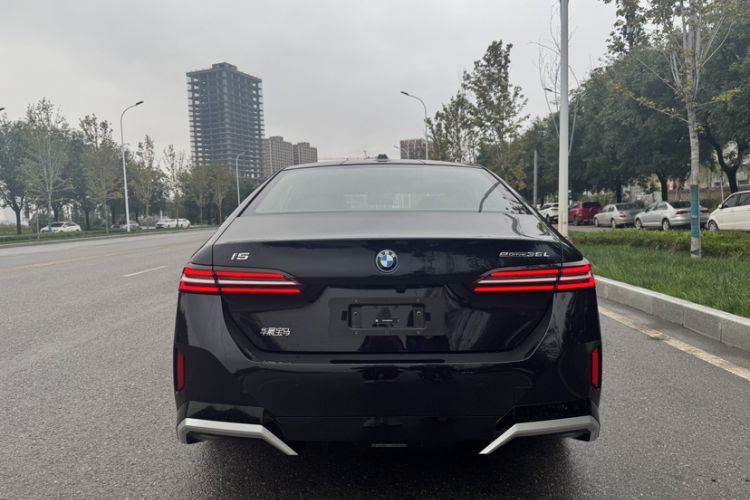 Used BMW i5 2024 eDrive 35L Luxury Model with M Sport Package