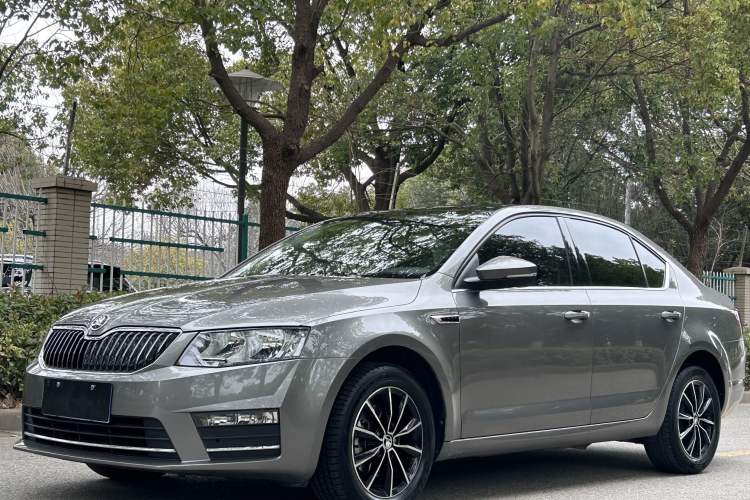 Used Skoda Octavia 2017 1.6L Automatic Smart Drive Edition