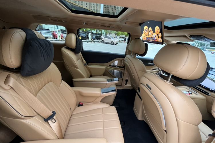 Used VOYAH Dream 2025 PHEV Four-Wheel-Drive Flagship Version – Qiankun Edition Interior 9