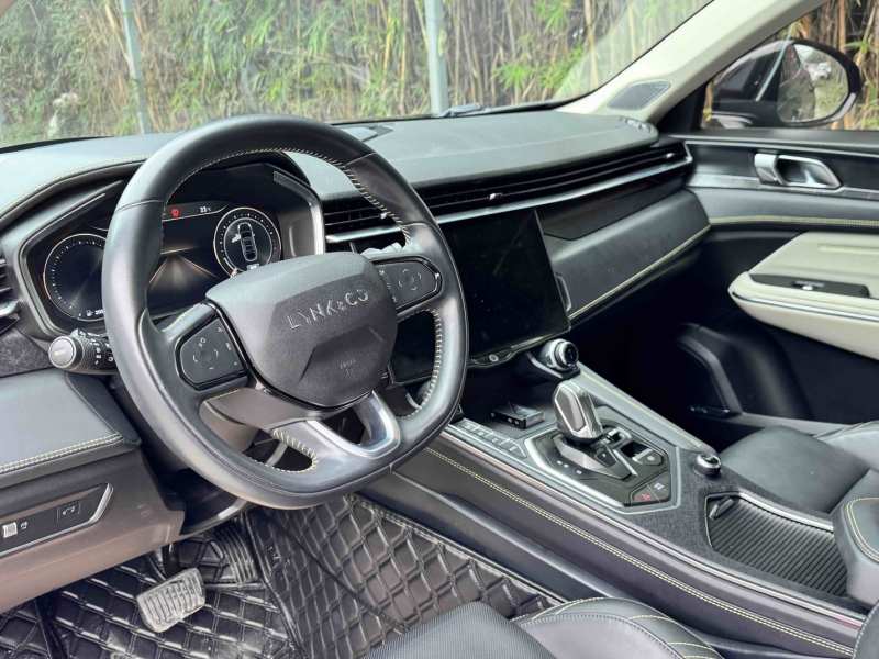 Used Lynk & Co 05 2020 2.0TD Two-Wheel Drive Shine Halo — 38