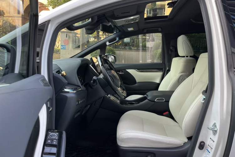 Used Lexus LM 2020 300h Seven-Seat Elegant Edition