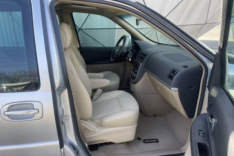 Used Buick GL8 2014 2.4L Executive Edition
