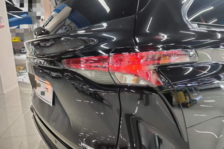 Used Toyota Granvia 2023 2.5L Hybrid Prestige PLUS Edition
