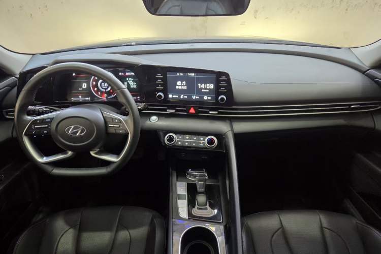Used Hyundai Elantra 2022 1.5L CVT GLX Elite Edition Audio And AC Panel