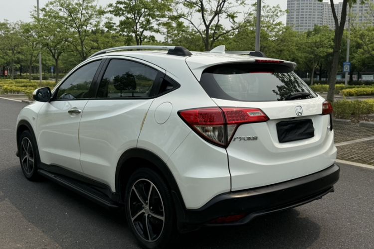 Used Honda Vezel 2020 1.5L CVT Pioneer Edition Exterior 3