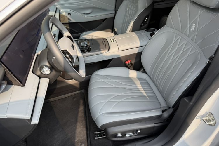 Used Geely Galaxy E8 2025 700 km Long-Range Intelligent Driving Version
