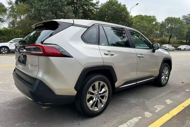 Used Toyota Wildlander 2022 2.0L CVT Two-Wheel Drive Luxury Edition