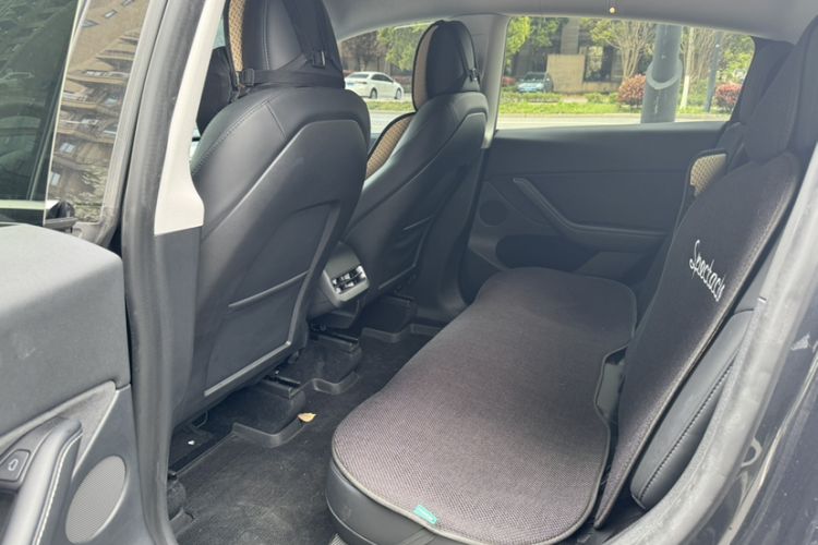 Used Tesla Model Y 2024 Rear-Wheel-Drive Version Interior 2