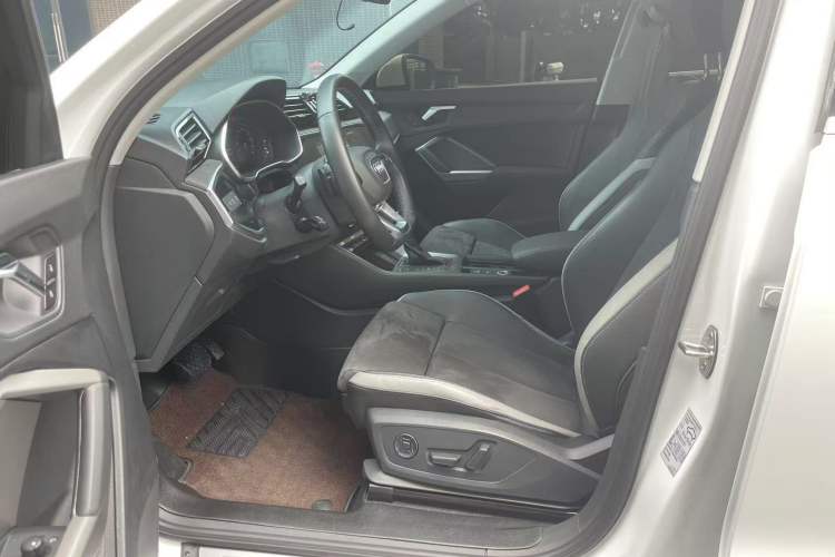 Used Audi Q3 2023 35 TFSI Fashion Dynamic Model (1.4T) Interior 2