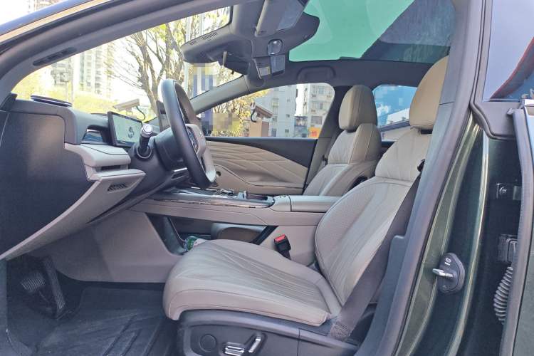 Used Geely Galaxy Galaxy 8 2025 130km EM-i Deluxe Edition