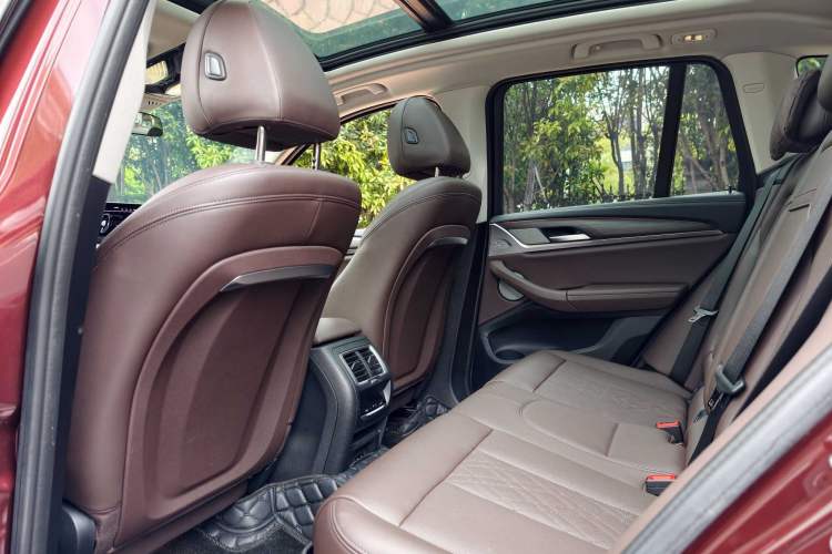 Used BMW X3 2022 Second Facelift xDrive30i Leading Edition M Night Sky Package Interior 2