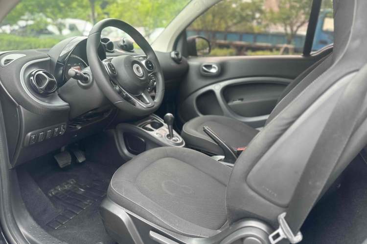 Used smart fortwo 2015 1.0L 52 kW Hardtop Passion Edition