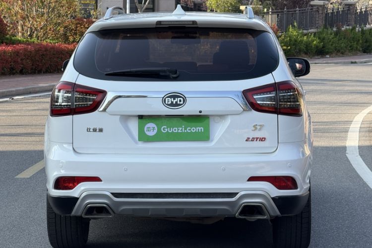 Used BYD S7 2017 2.0T Automatic Prestige Edition Exterior 2