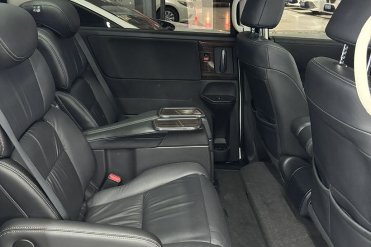 Used Honda Elysion 2016 2.4L Supreme Edition

