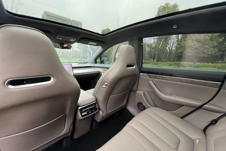 Used Hima Luxeed R7 2025 Range-Extended Version 251 km Max Interior 4