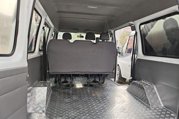 Used Ford Classic Transit 2013 2.8T Diesel Logistics Model with Short Wheelbase and Mid-Roof JX493ZLQ4