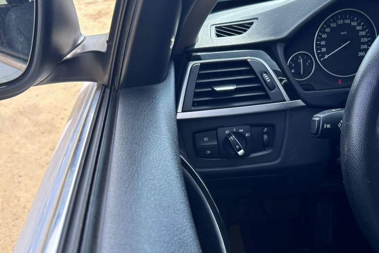 Used BMW 3 Series 2016 320Li Fashion Model
