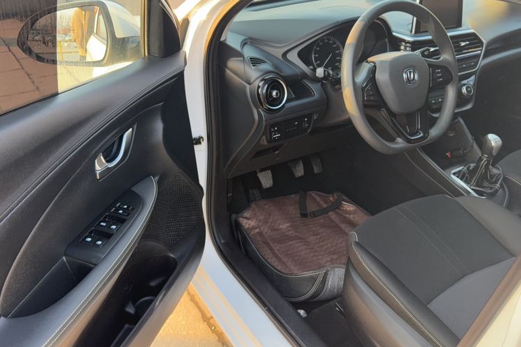 Used CHANGAN Alsvin 2019 1.4L Manual Comfort Edition China VI Standard