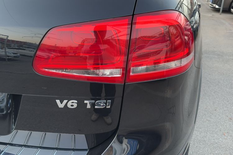 Used Volkswagen Touareg 2011 3.0 TSI Comfort Version Exterior 4