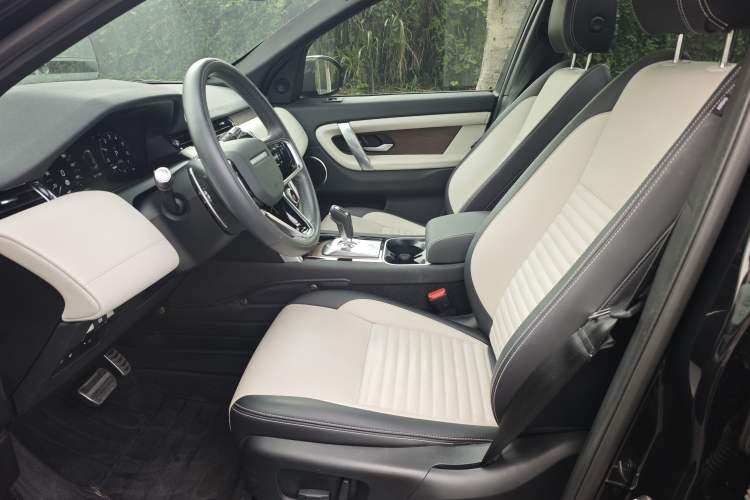 Used Land Rover Discovery Sport New Energy 2022 Facelifted P300e Plug-in Hybrid Electric Version Interior 2