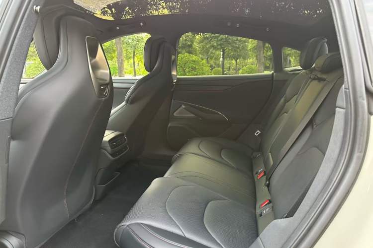 Used Xiaomi Auto SU7 2024 Rear-Drive Long-Range Intelligent Driving Version
