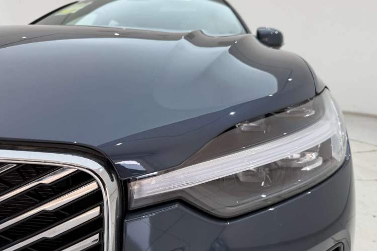 Used Volvo XC60 2026 B5 4x4 Smart Luxury Edition
