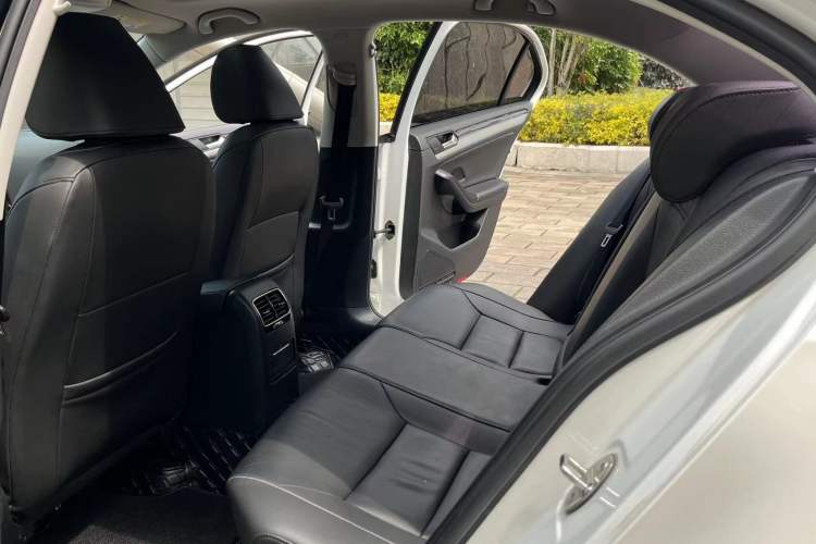 Used Volkswagen Sagitar 2018 180TSI DSG Prestige Edition Interior 4