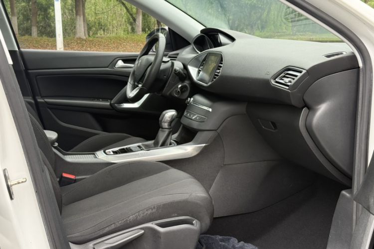 Used Peugeot 308S 2015 1.6T Automatic Jingchi Edition Right Front Seat