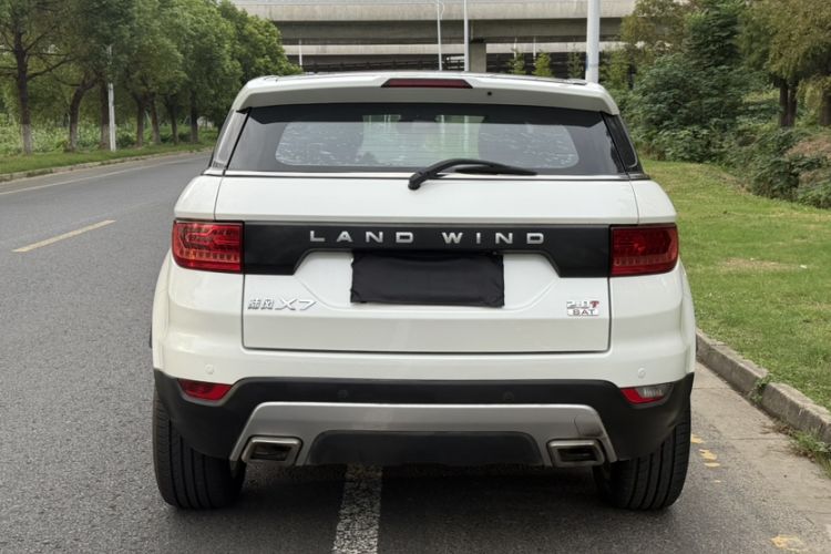 Used Land X7 2015 2.0T Panoramic Prestige Edition
