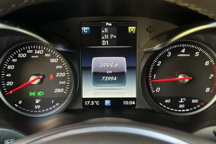 Used Mercedes-Benz GLC 2018 Facelift GLC 260 4MATIC Luxury Edition Odometer Close Up