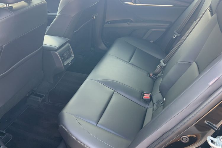 Used Toyota Camry 2026 Model Dual-Engine 2.0HE Elite Edition Left Rear Seat