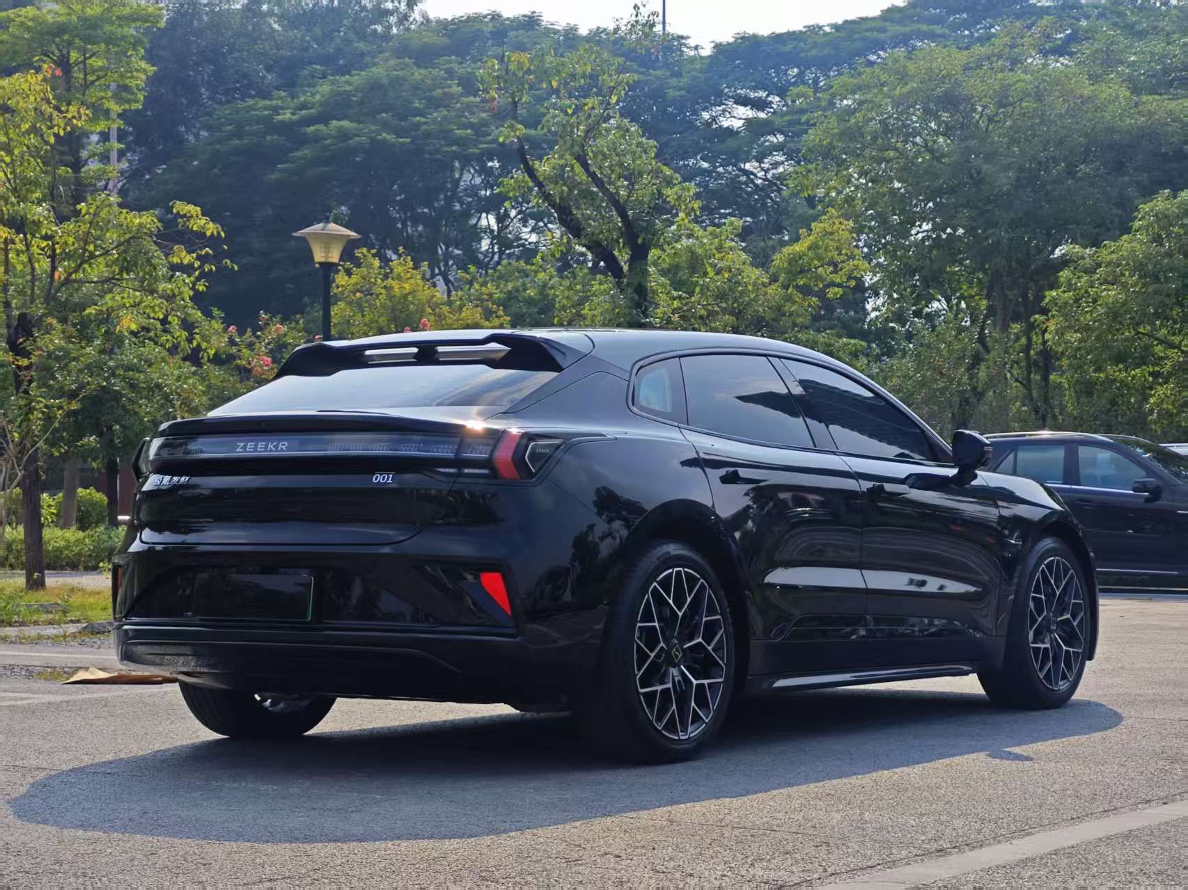 Zeekr 001 2025 WE Edition 100 kWh Rear-Wheel Drive — снимка 19