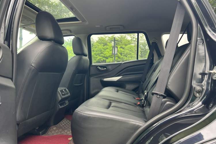 Used Nissan Terra 2020 2.5L XL Upper Automatic Two-Wheel Drive Luxury Edition Interior 3