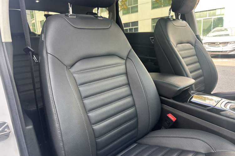 Used Ford Edge 2018 EcoBoost 245 Two-Wheel-Drive Titanium 7-Seater China VI Standard