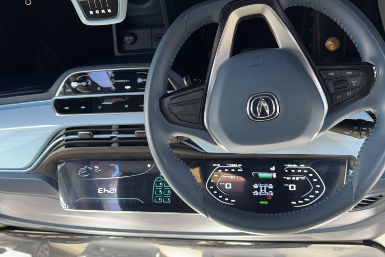 Used CHANGAN Benni E-Star 2022 Qingxin Edition Colorful Model Lithium-NMC Center Console