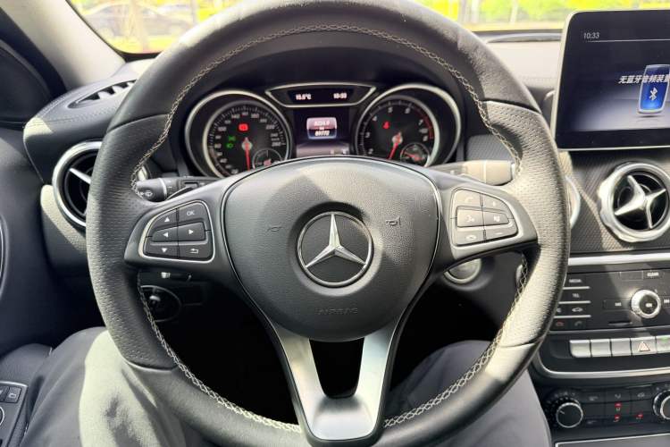 Used Mercedes-Benz GLA 2018 GLA 200 Fashion Model Steering Wheel