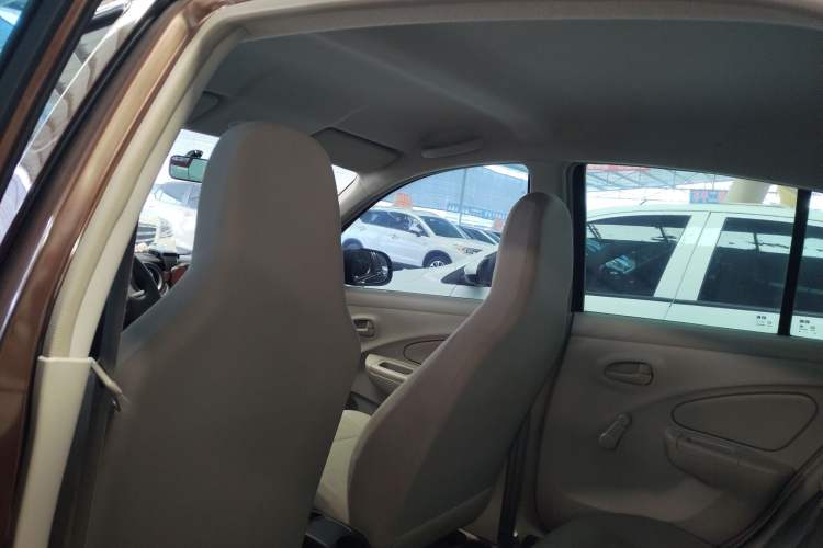 Used Venucia R30 2014 1.2L Manual Comfort Edition
