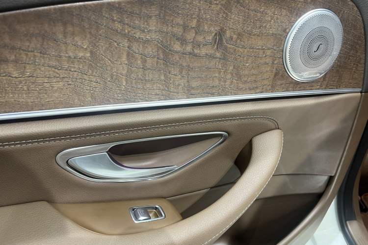 Used Mercedes-Benz E-Class 2018 Facelift E 200 L
